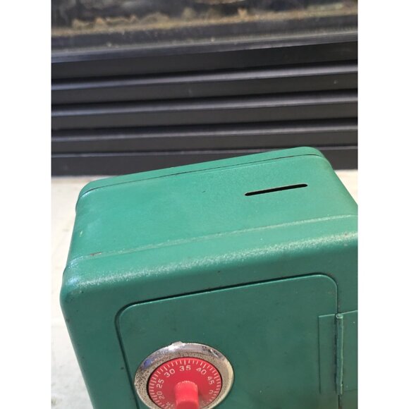 Vintage Toy Safe Fort Knox Combo Coin Bank Superior Toy and Mfg Co., Inc Green. - Picture 3 of 6